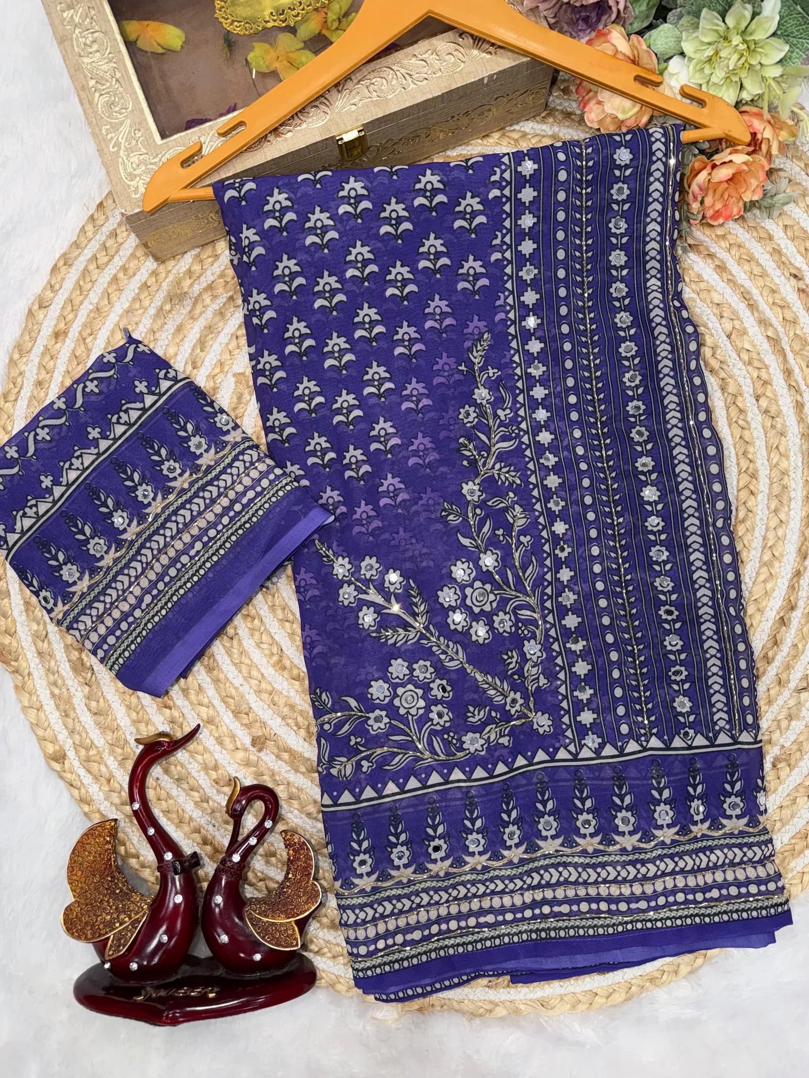 💗👑Actress Kareena Kapoor Mam Inspired Georgette Mirror Work Sarees💗👑