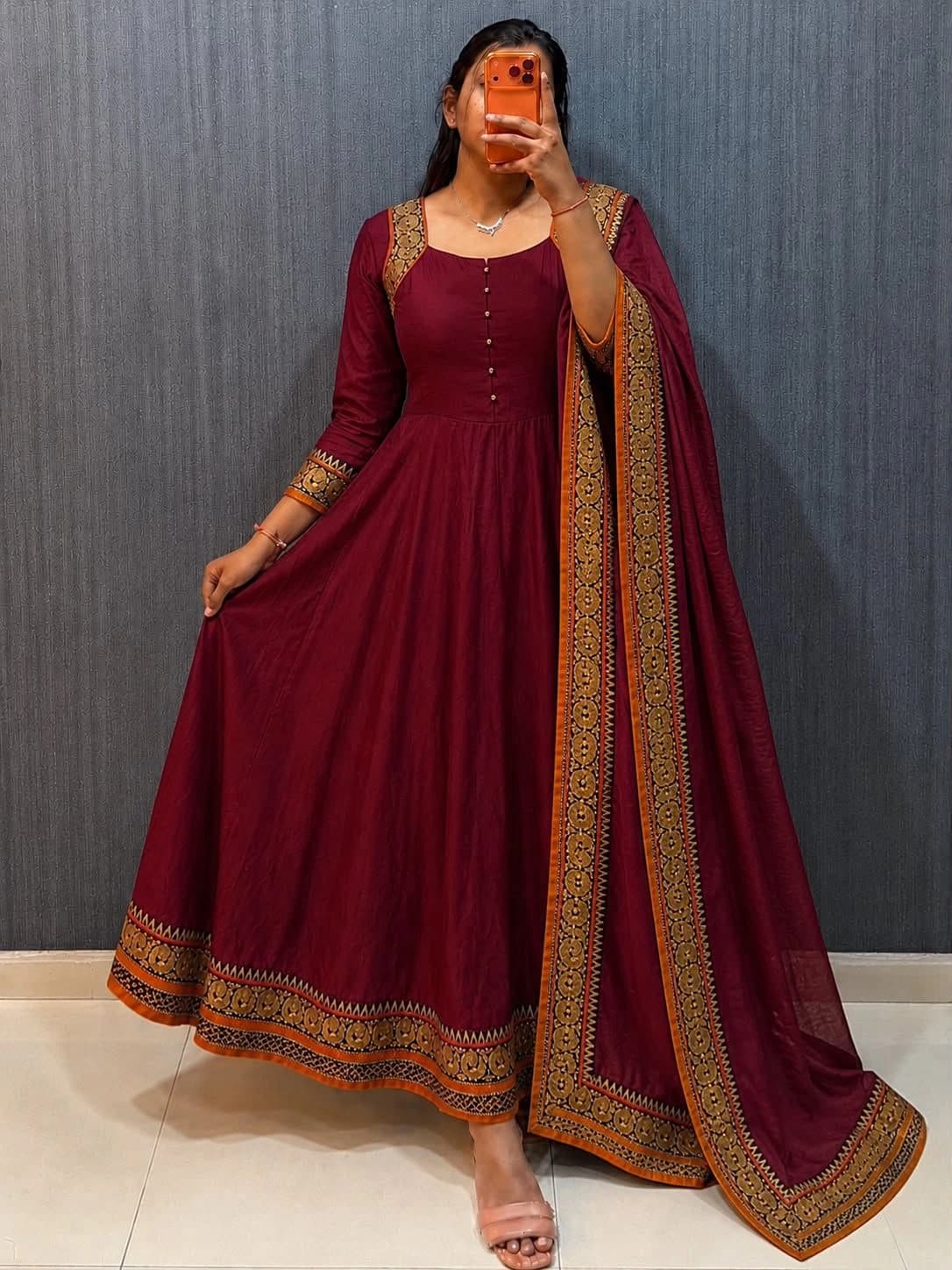 🍁🌸Traditional Temple Border Meera Anarkali Gown With Dupatta🌸🍁